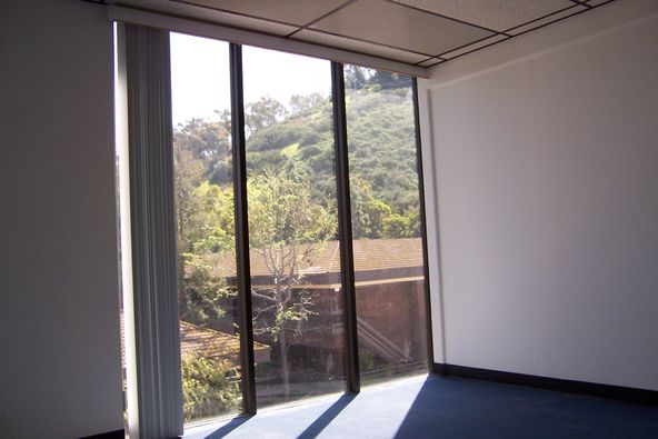 GREAT LAYOUT, TWO PRIVATE OFFICES WITH WINDOWS, LARGE BULLPEN/RECEPTION